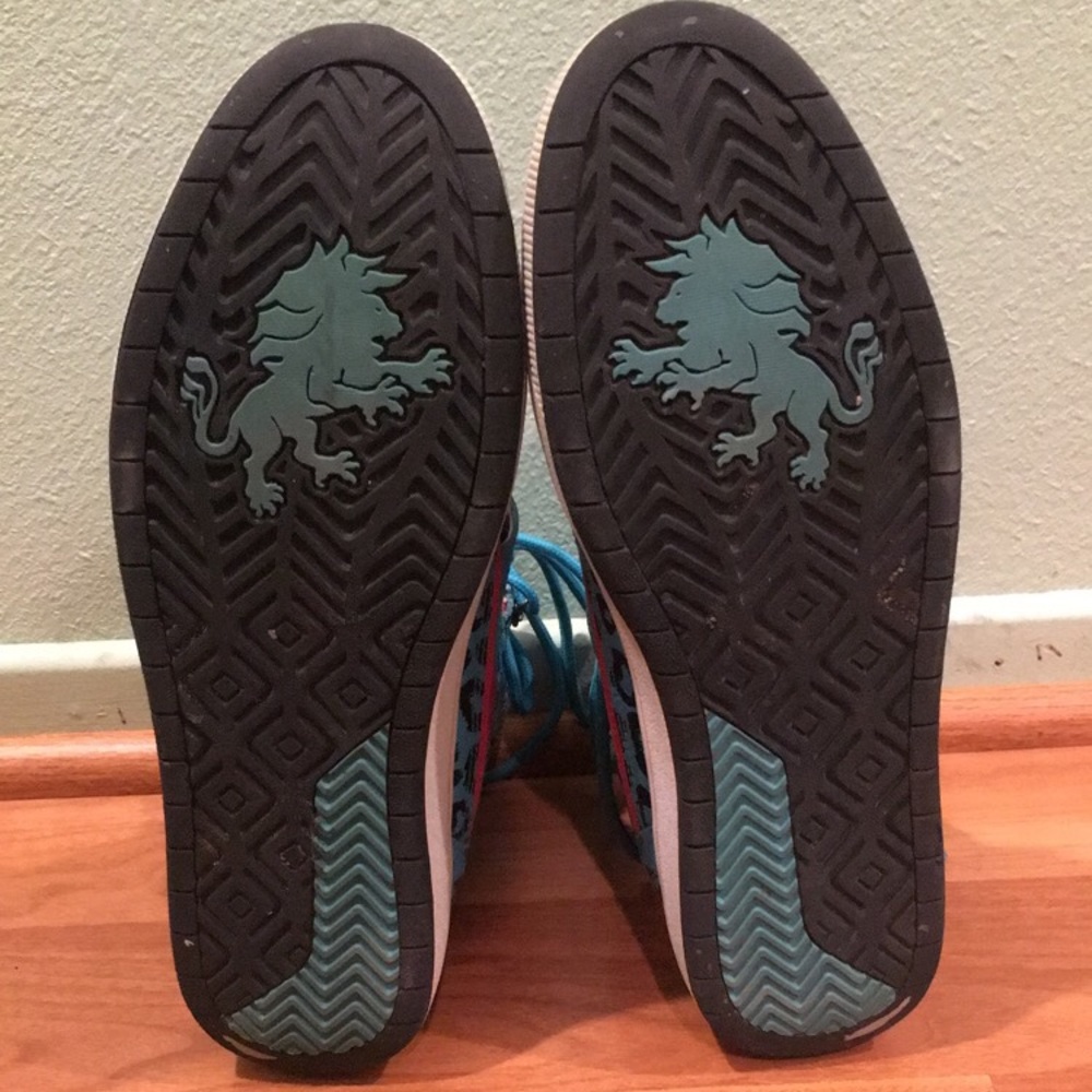 Cheetah print Valdo sneakers! - Picture 2 of 4